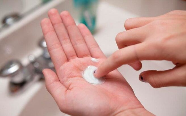 menggunakan baking soda di rumah